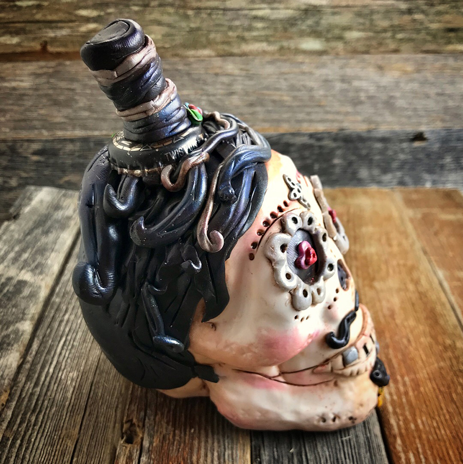 Male side 2. © Shelly Arroyo